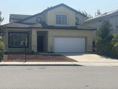 711 Hillock Drive photo 2
