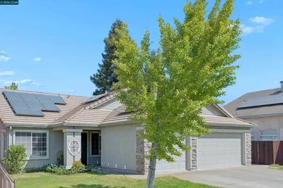 813 Topaz Cir