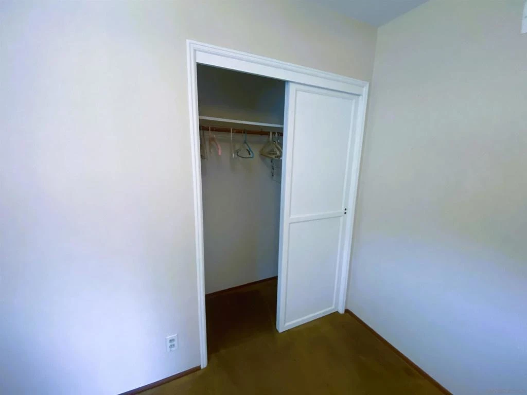 Interior 4