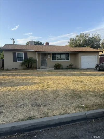 1280 Lomita photo 2