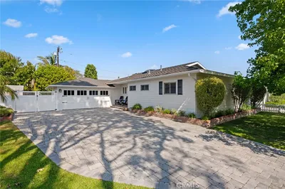 1912 Diana Ln