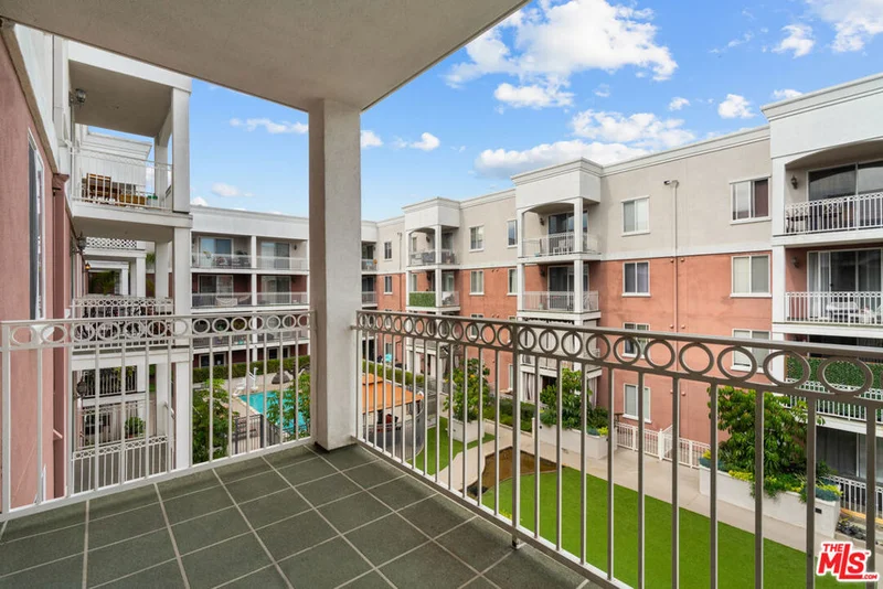 3740 Santa Rosalia Drive 326