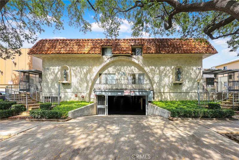 333 Riverdale Drive 14