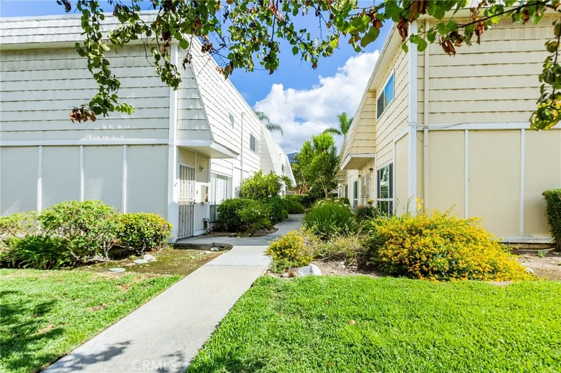 1434 Highland Avenue 8