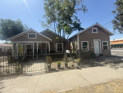 1087 W 9th