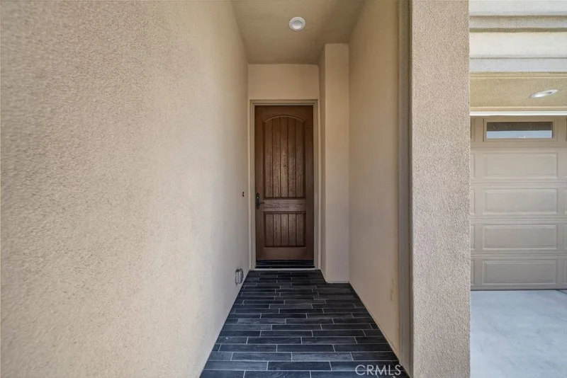 20752 Spruce photo 2