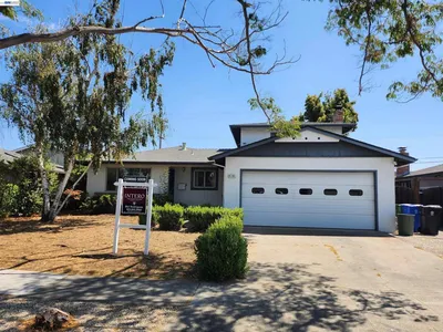 41190 Thurston St photo 2