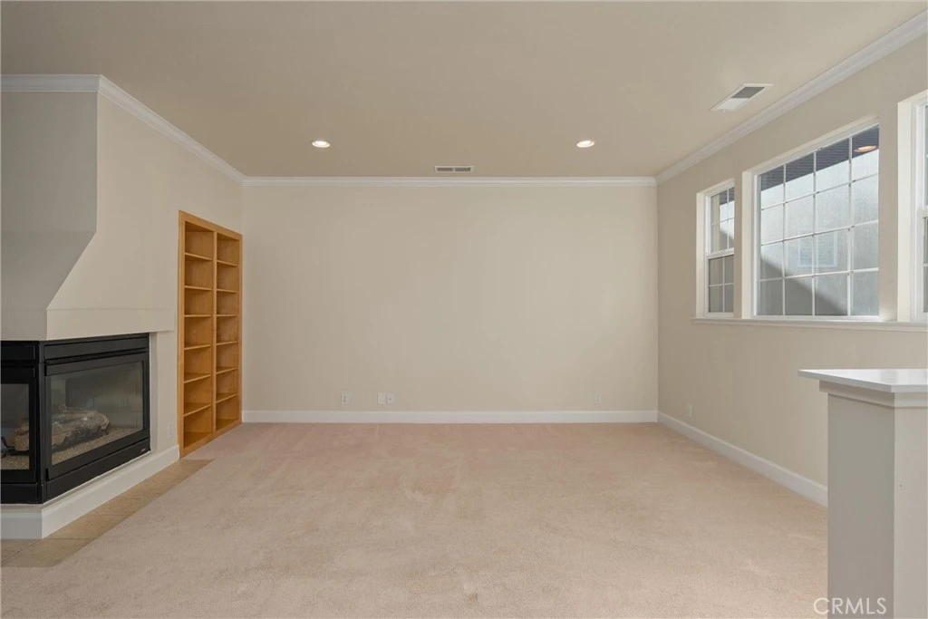 Interior 4