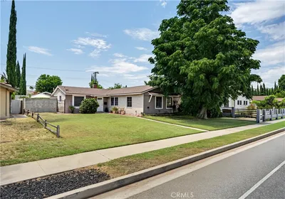 7921 Fallbrook