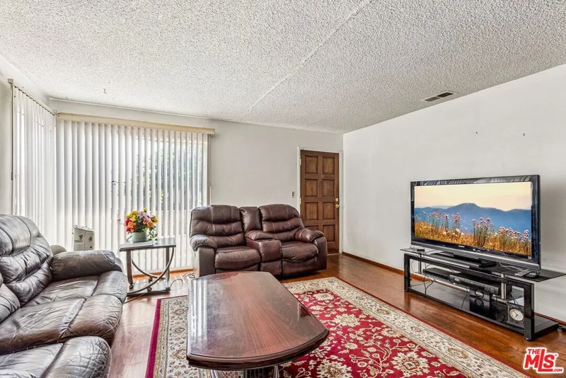 Photo 2 of 11257 Greenlawn Avenue