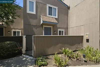 3901 Clayton Rd 32