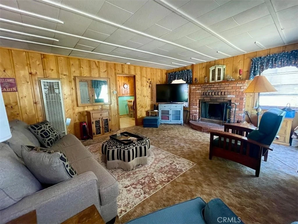 Interior 4