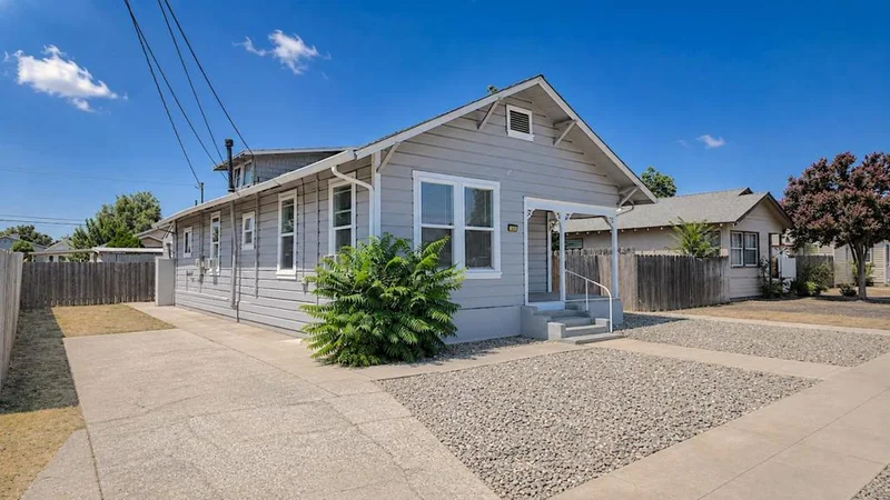 Photo 2 of 334 S 2nd Avenue