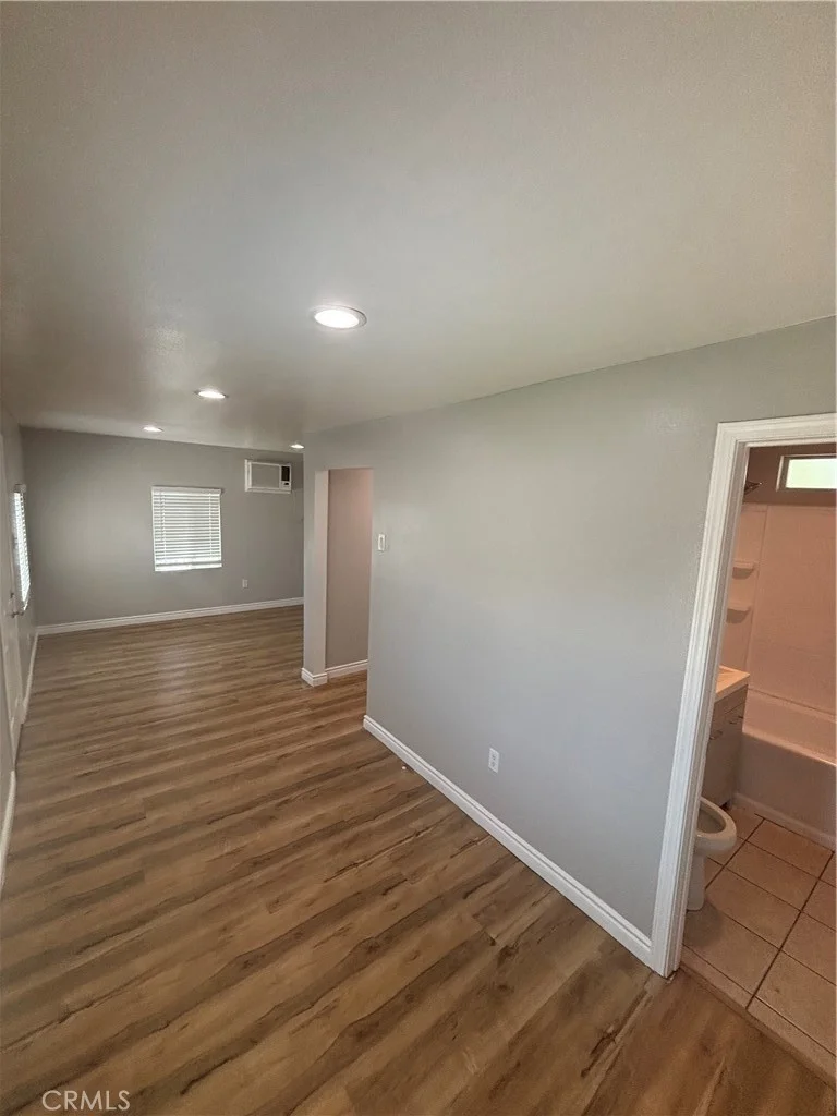 11405 Walnut photo 2