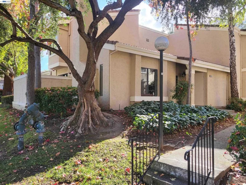 Photo 2 of 665 Palomino Dr D