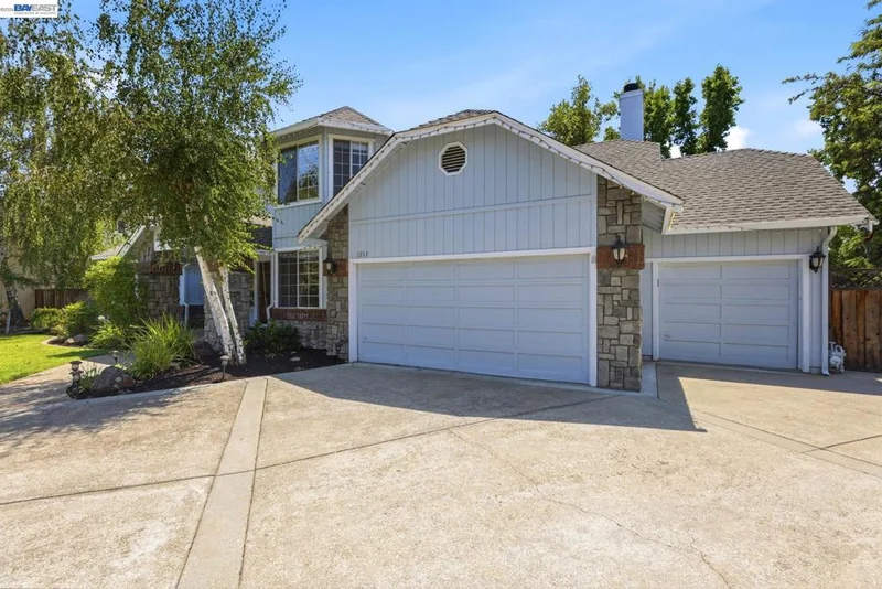 Photo 2 of 1553 Fontonett Pl