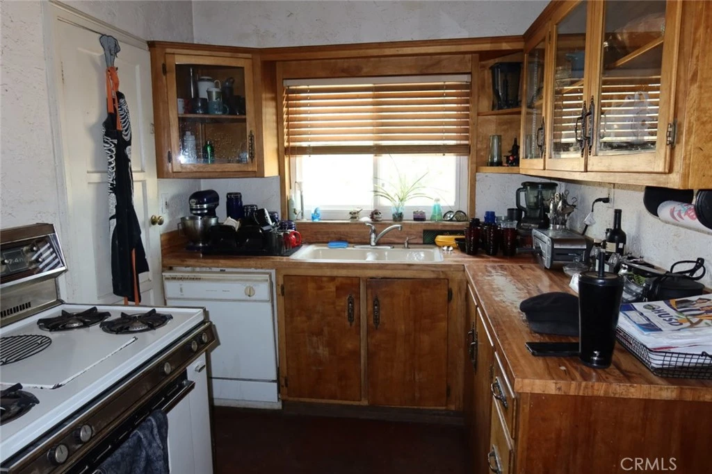 Interior 4