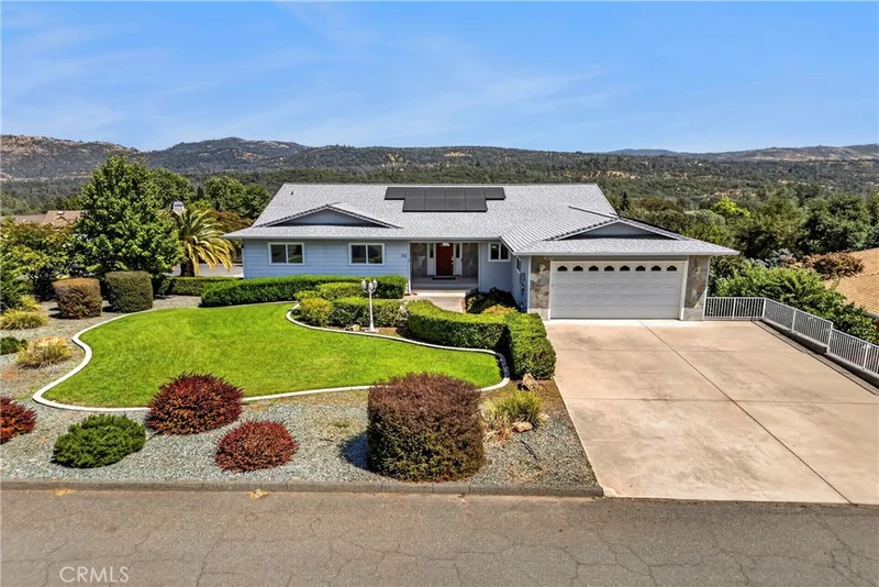 Photo 2 of 26 Regal Way