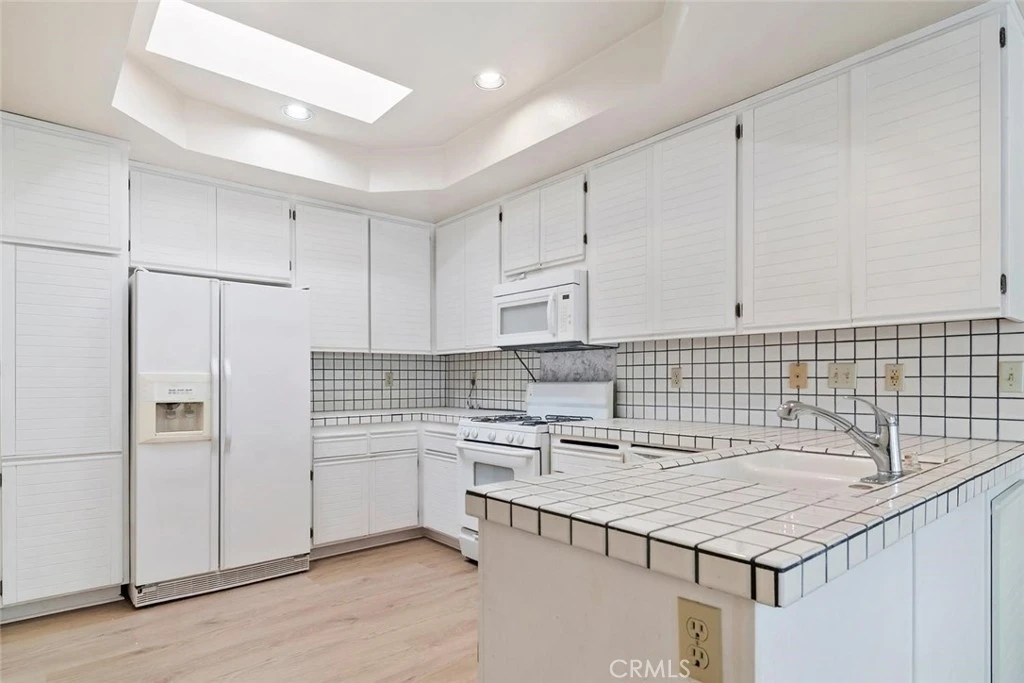 Interior 4
