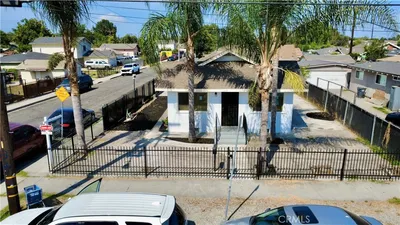 1115 S Acacia