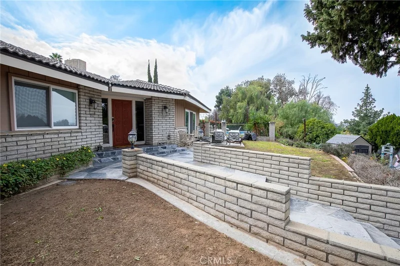 23144 Twin Canyon