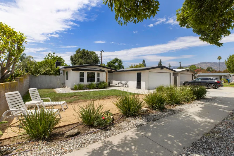 Photo 2 of 863 S Vecino Drive