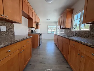 11583 Embree photo 2