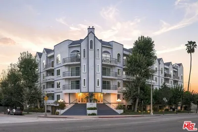 4401 Sepulveda Boulevard 202