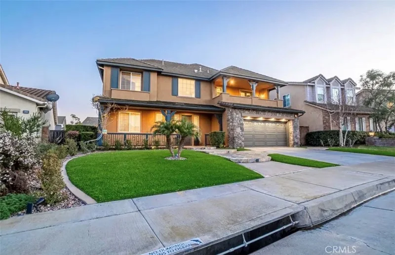 8082 E Portico photo 2
