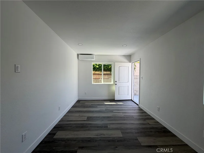 11583 Embree B photo 2