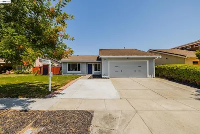 33457 Caliban Dr
