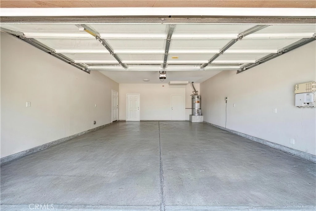 Interior 4
