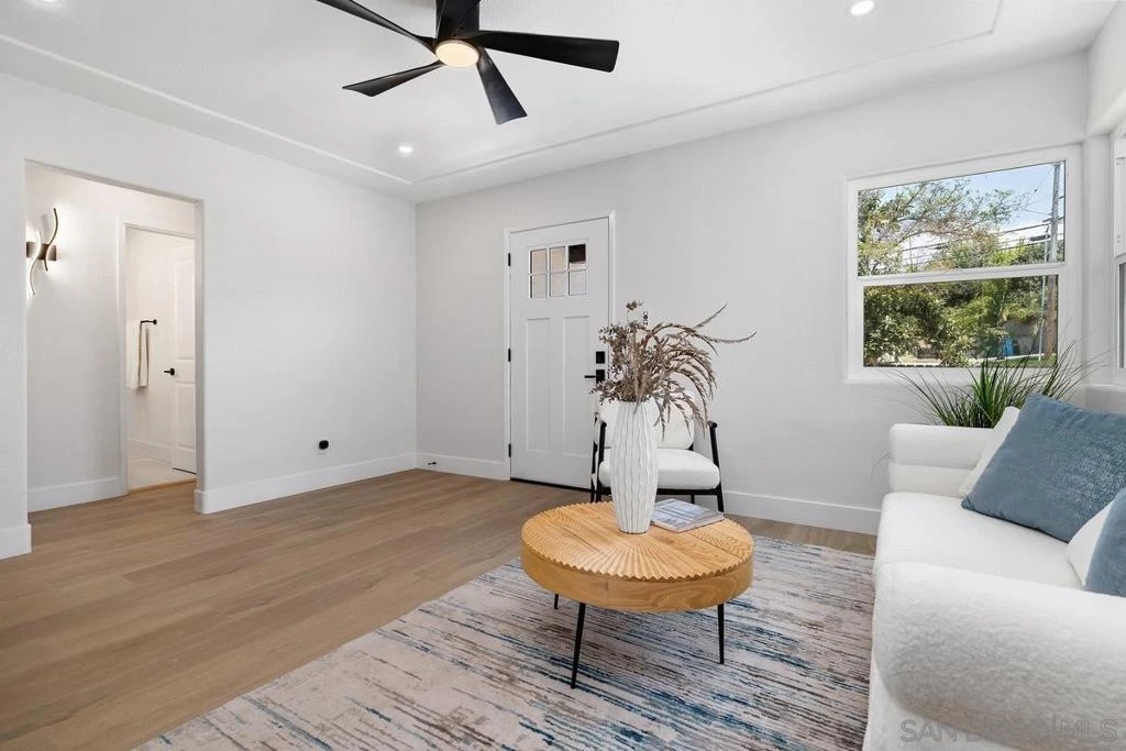 Interior 4