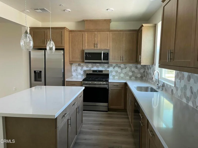633 Winchester Drive photo 2