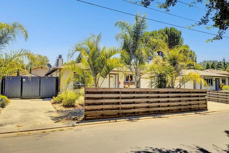 Photo 2 of 26 Meadow Way A