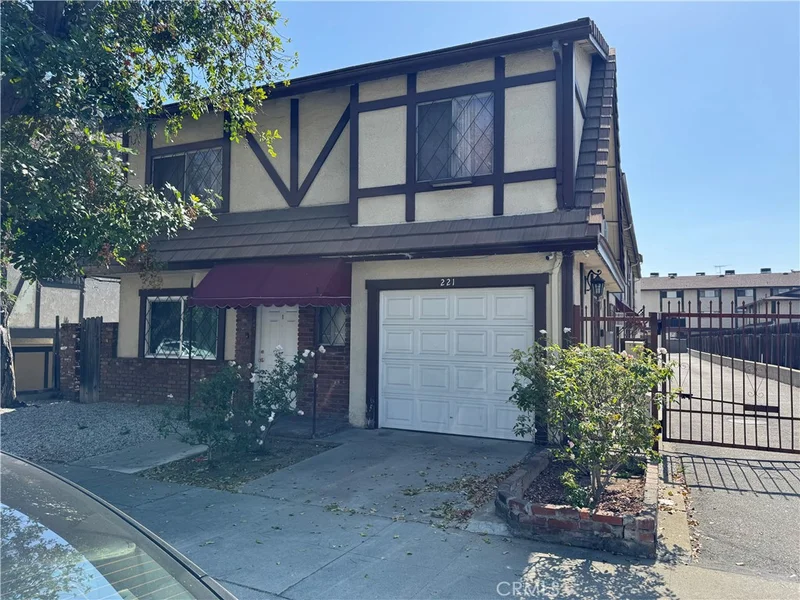 221 Saint Francis Street 12