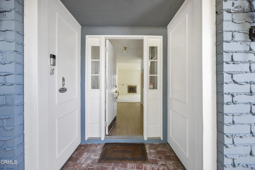 Interior 4