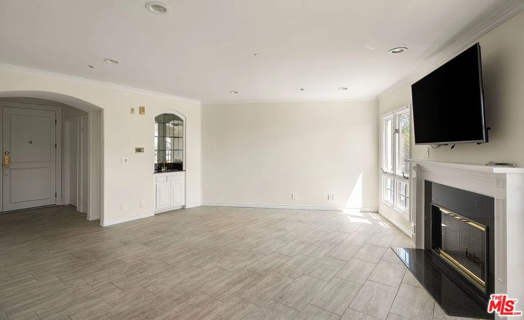Interior 2