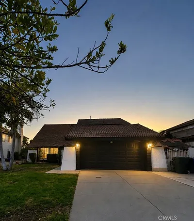 1527 Fairwood Way