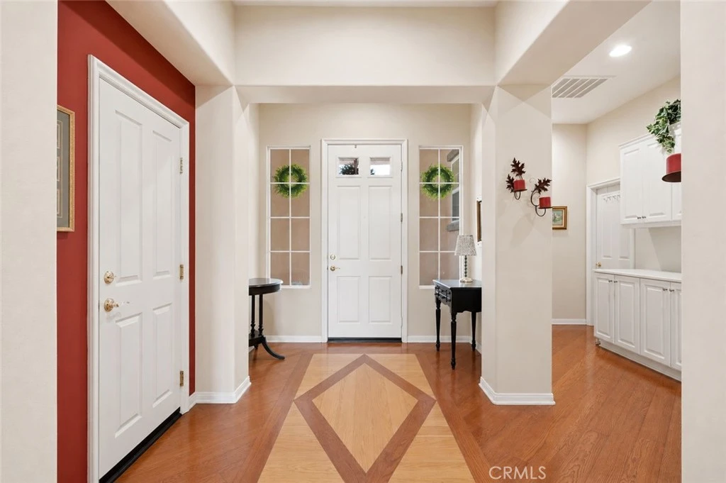 Interior 4