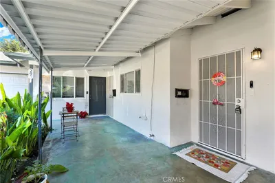293 W Artesia Street photo 2
