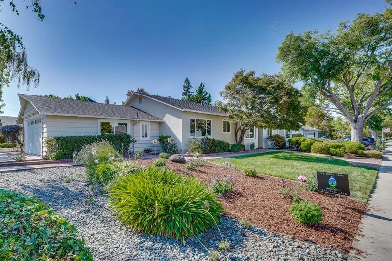 Photo 2 of 1680 Fordham Way