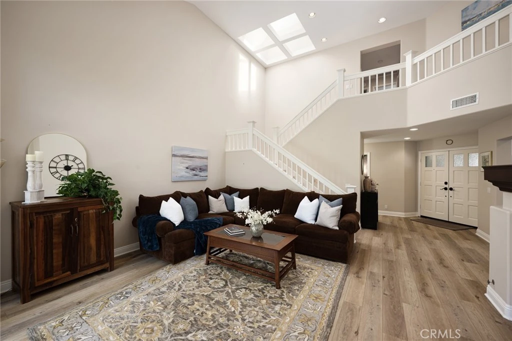 Interior 4