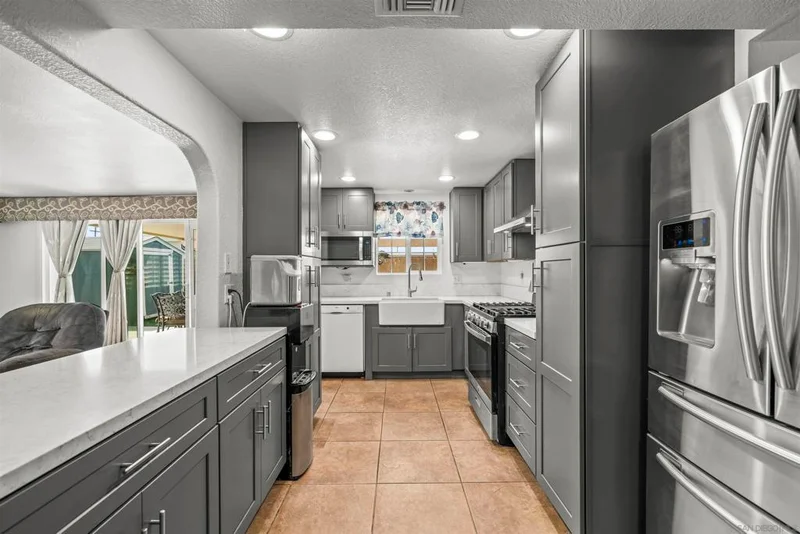 Photo 2 of 831 Hickory Ct.