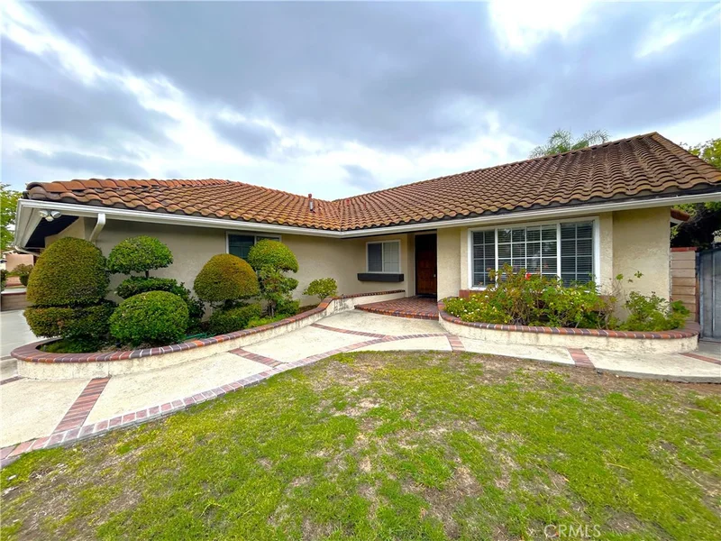 904 Sky Meadow photo 2