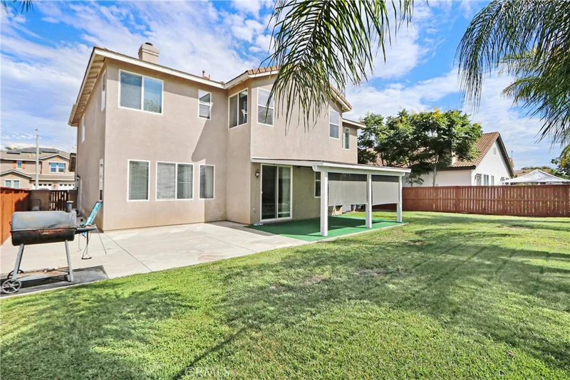 36563 Fontaine Street photo 2
