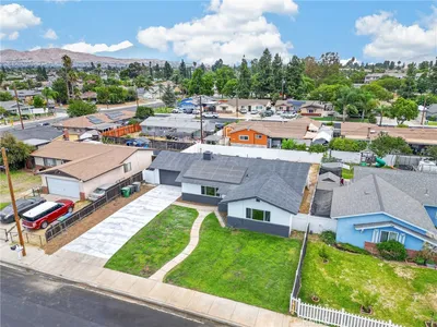 13790 Boeing Street photo 2