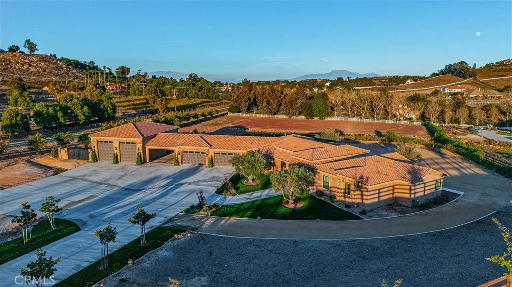 Interior 4