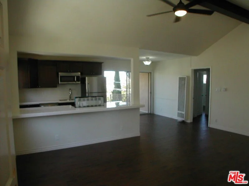 1326 S Ridgeley Drive 6 photo 2