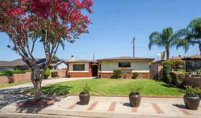 347 W Alcross photo 2